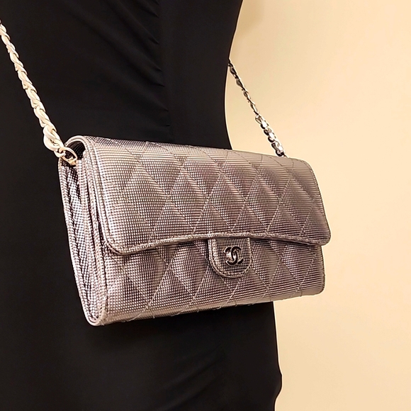 Chanel Matelasse Quilted CC Silver T Flap Wallet Leather Mesh + Entrupy COA - Picture 15 of 16